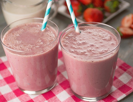 recipe of Strawberries and Cream Smoothie